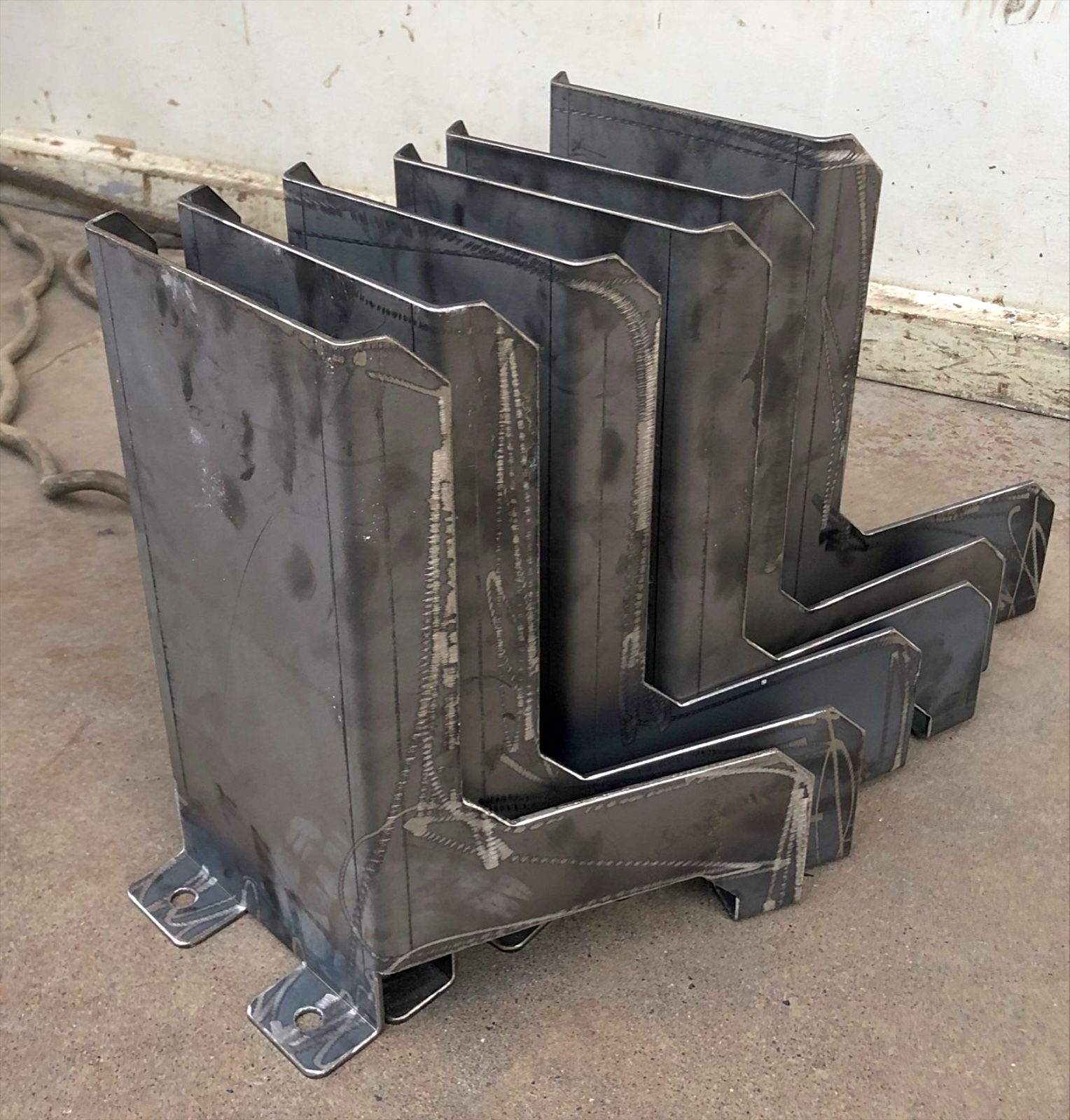 Serie de protecciones metálicas fabricadas a medida